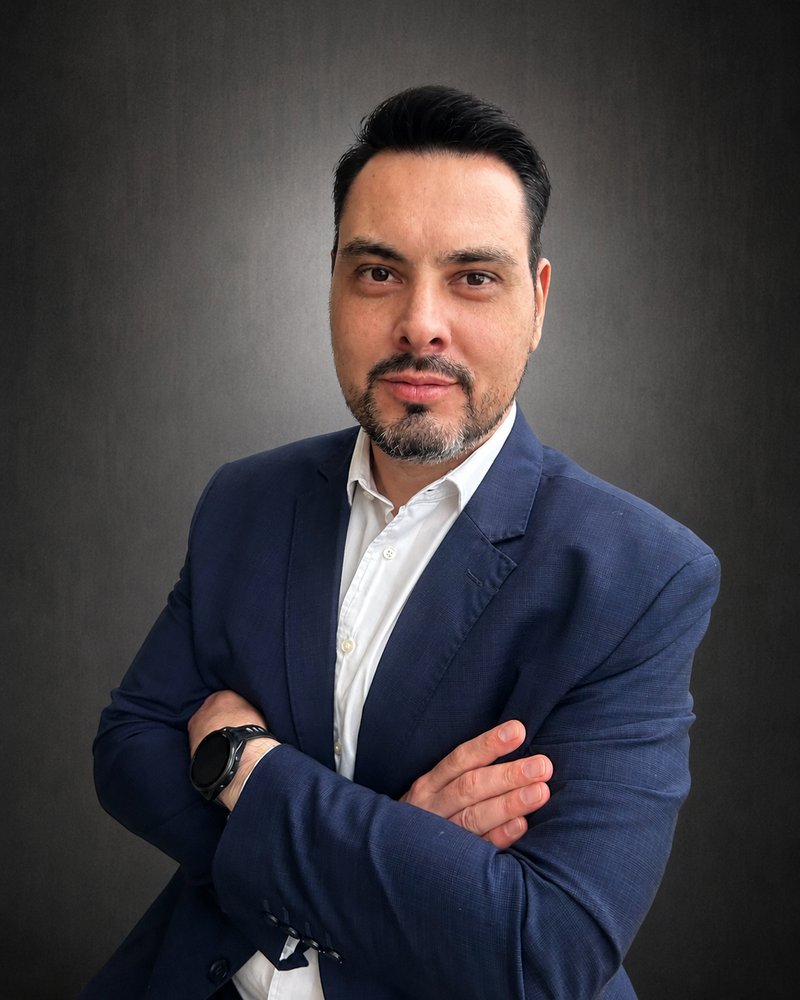 Dr. Leandro Moraes, advogado especialista em Direito Previdenciário e Trabalhista, OAB/PR 44.981, em Curitiba/PR